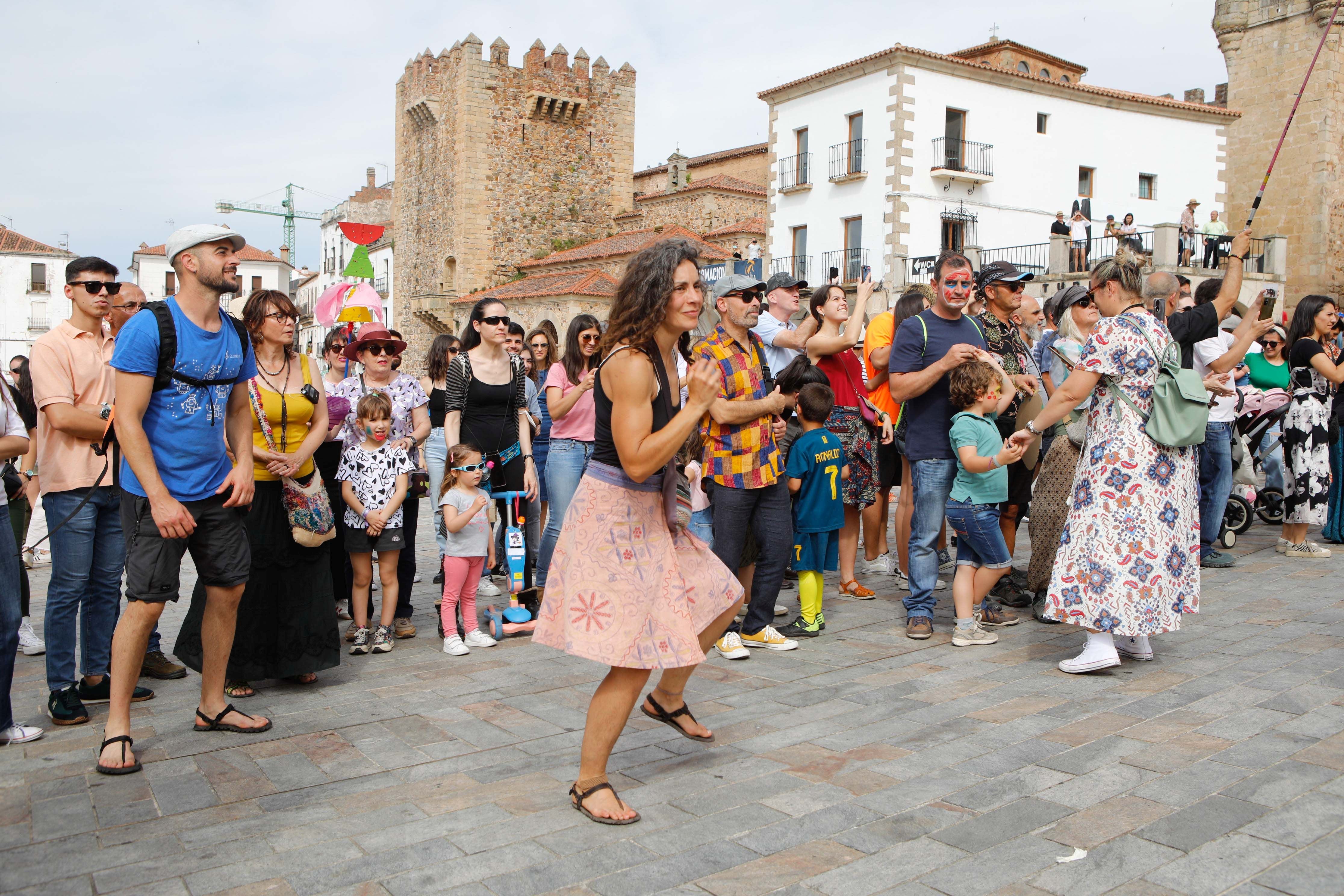 Womad se despide a ritmo de batucada