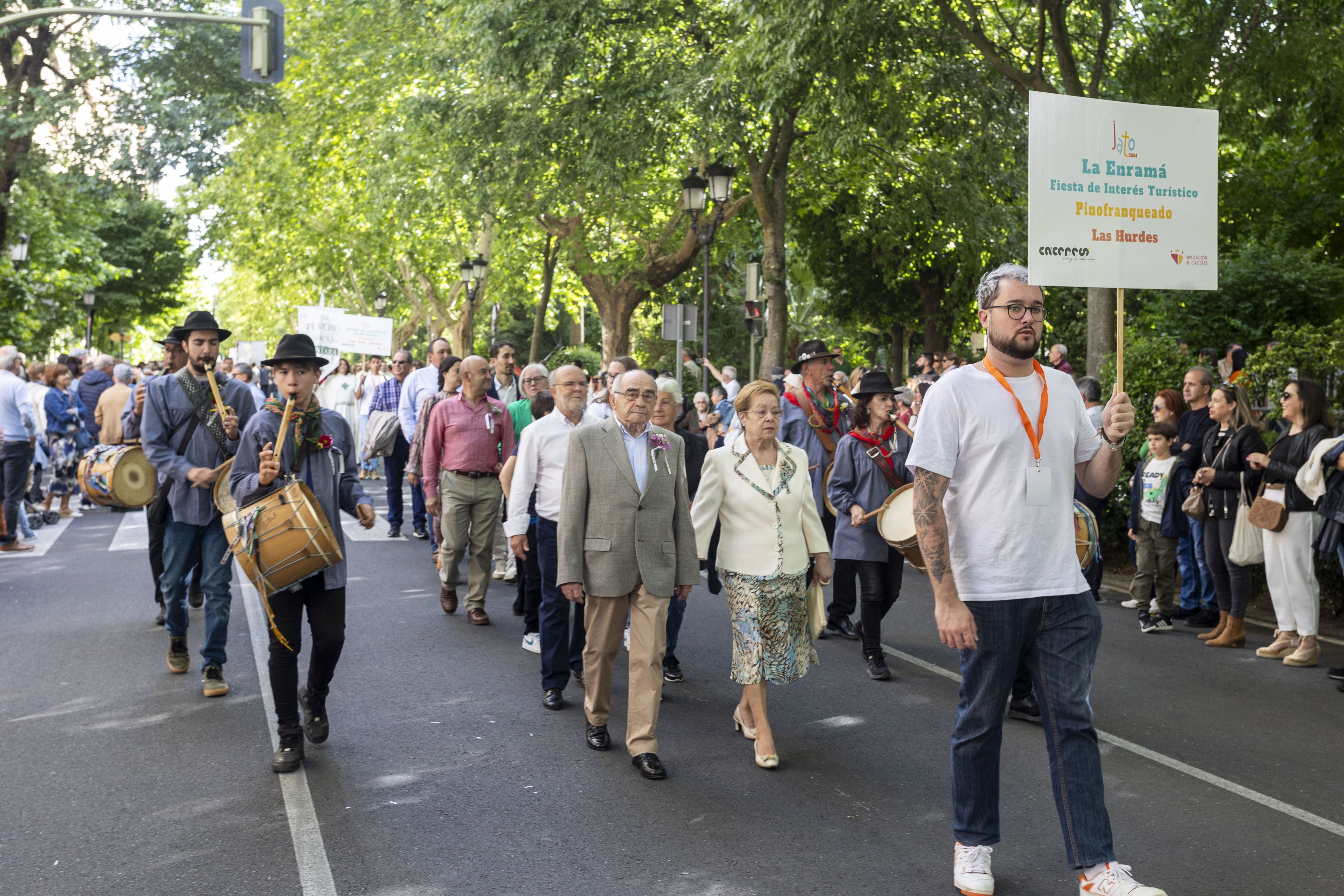 El desfile de Jato, en imágenes