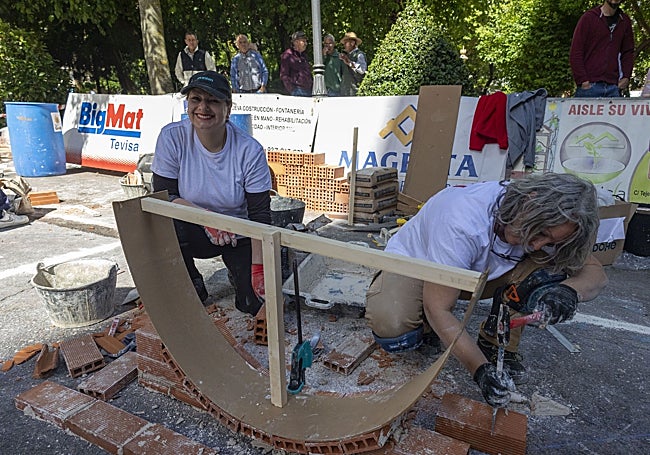 Única cuadrilla femenina que participa en el concurso, integrada por Jury Liseth Bonilla y Patricia Simón.