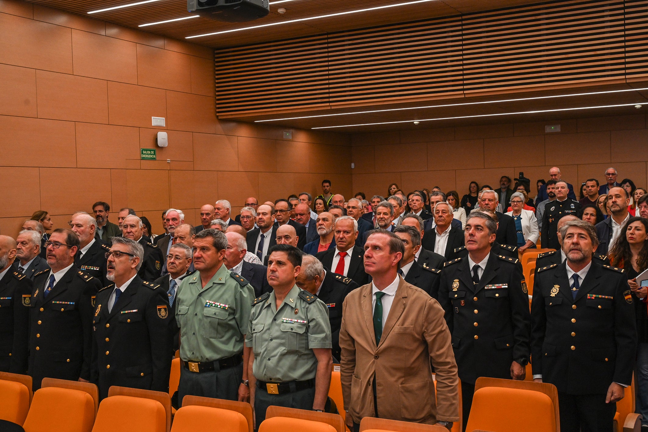 Fotos | Acto de entrega de diplomas de la Policía Nacional en Badajoz a miembros honorarios y jubilados