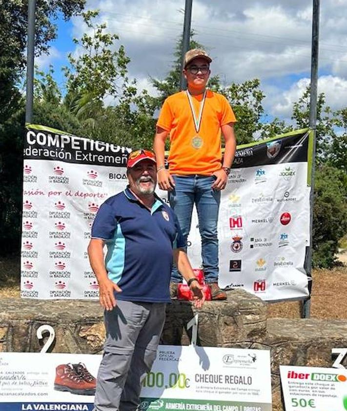 Imagen secundaria 2 - Carlos Javier Rafael Arenas se proclama campeón de Extremadura de Compak Sporting por segundo año consecutivo