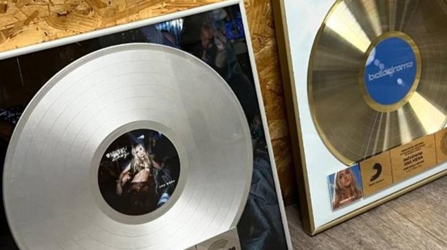 ¿Cuántos discos de oro tiene Ana Mena?