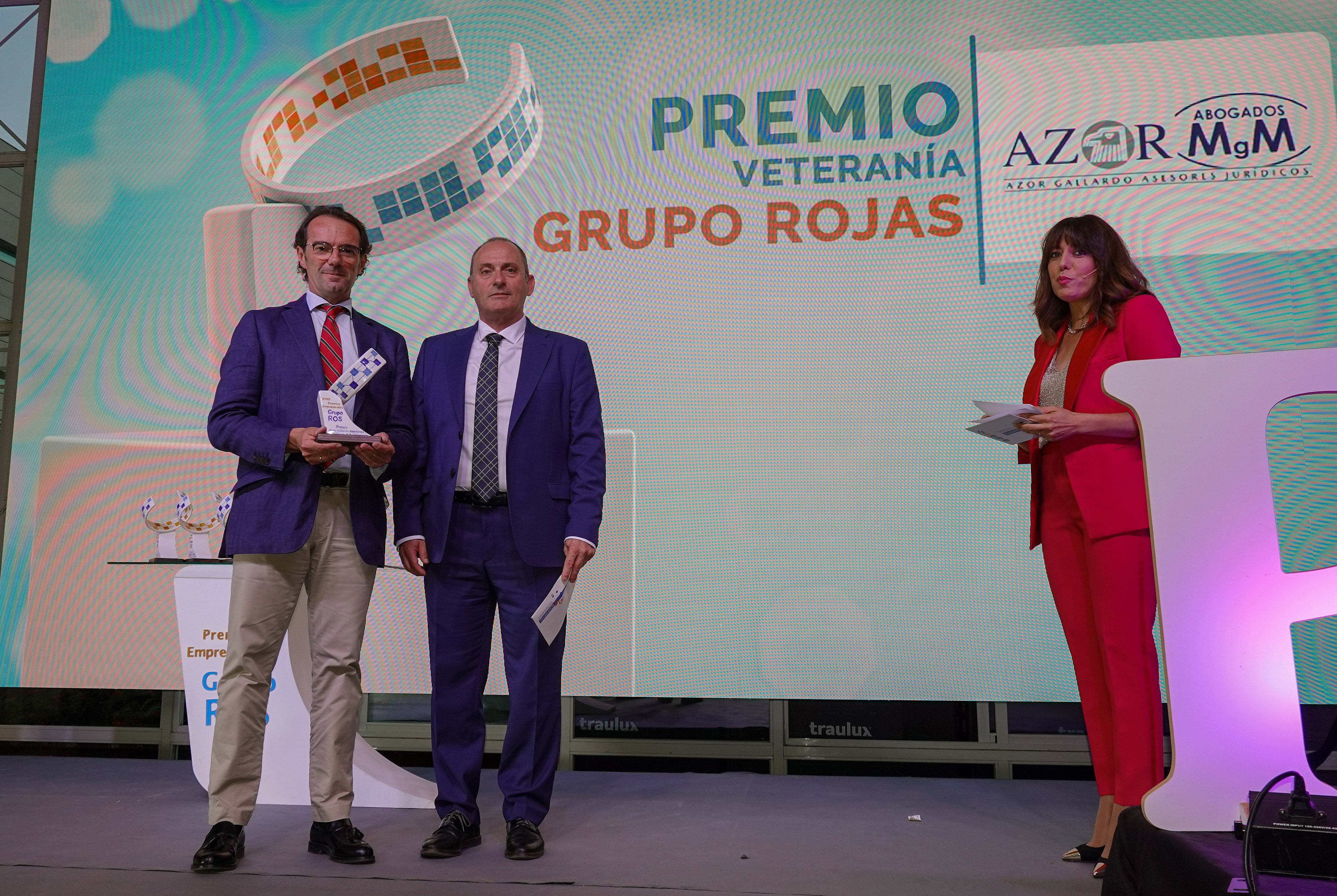 Imagen secundaria 1 - Llega el calor entre desfiles y fiestas