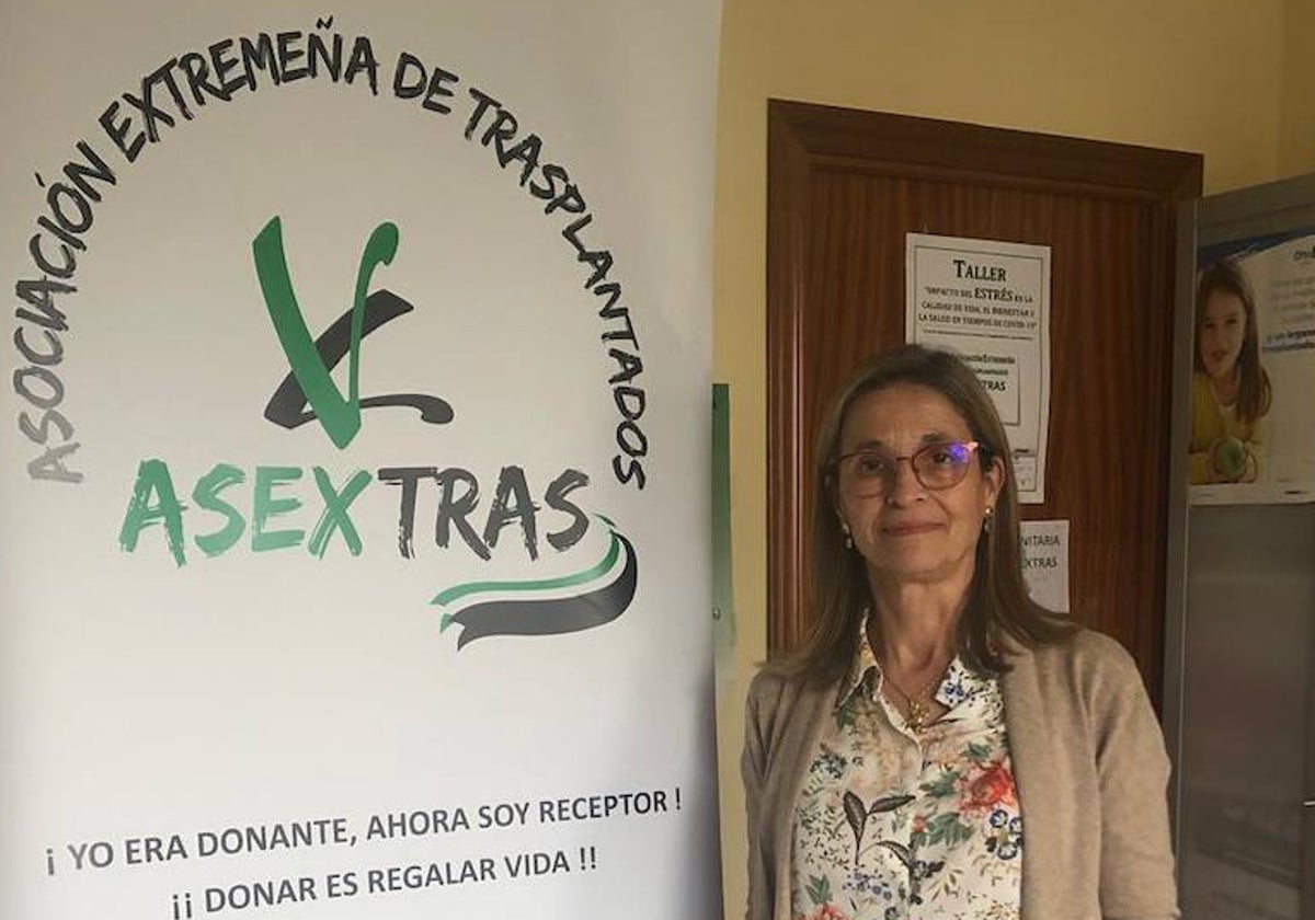 Toñi Cordero en la sede de la asociación Asextras, en Badajoz.