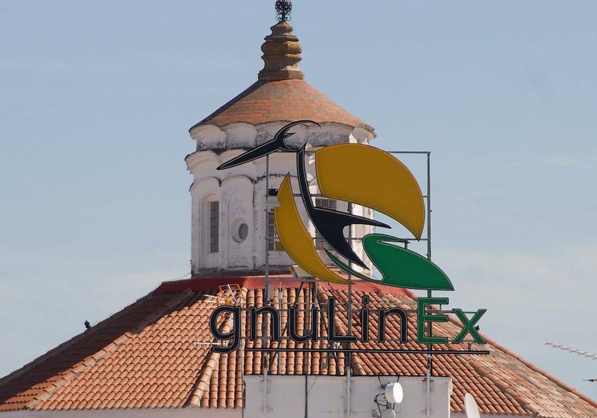 Cartel del Linex que decoró varios años el Casco Antiguo de Badajoz.