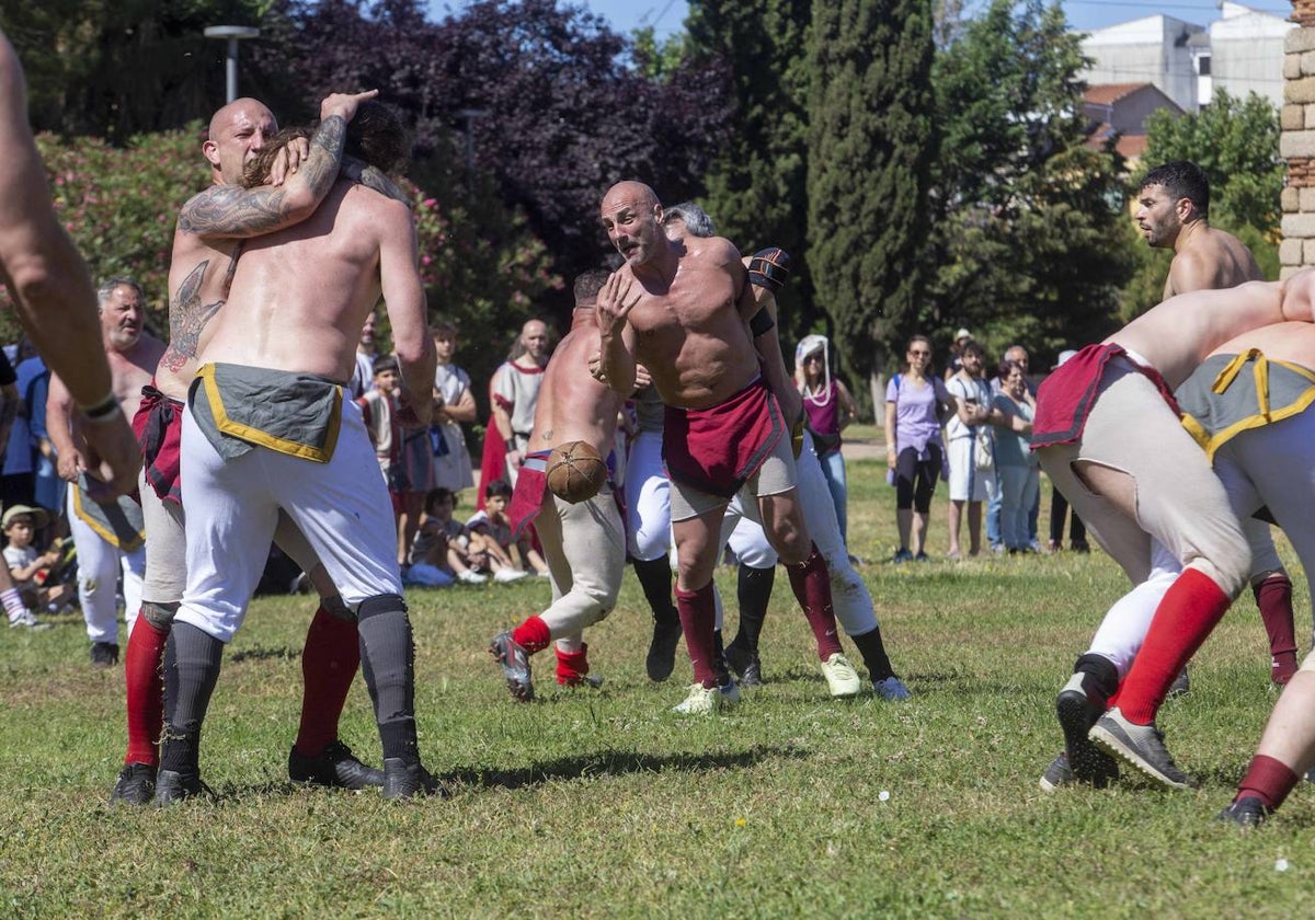 Partido de harpastum entre la Legio X Prima de Roma y el equipo de Emerita Antiqva.