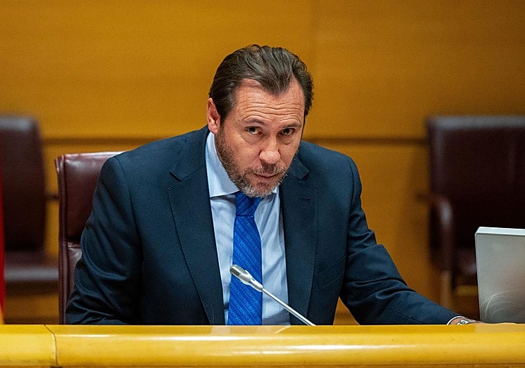 El ministro de Transportes y Movilidad Sostenible, Óscar Puente, comparece ante la Comisión de Transportes este lunes, en el Senado