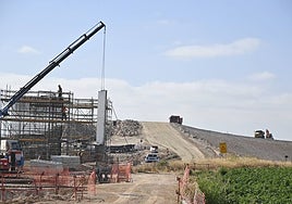 Obras en la nueva línea entre Elvas y Évora.
