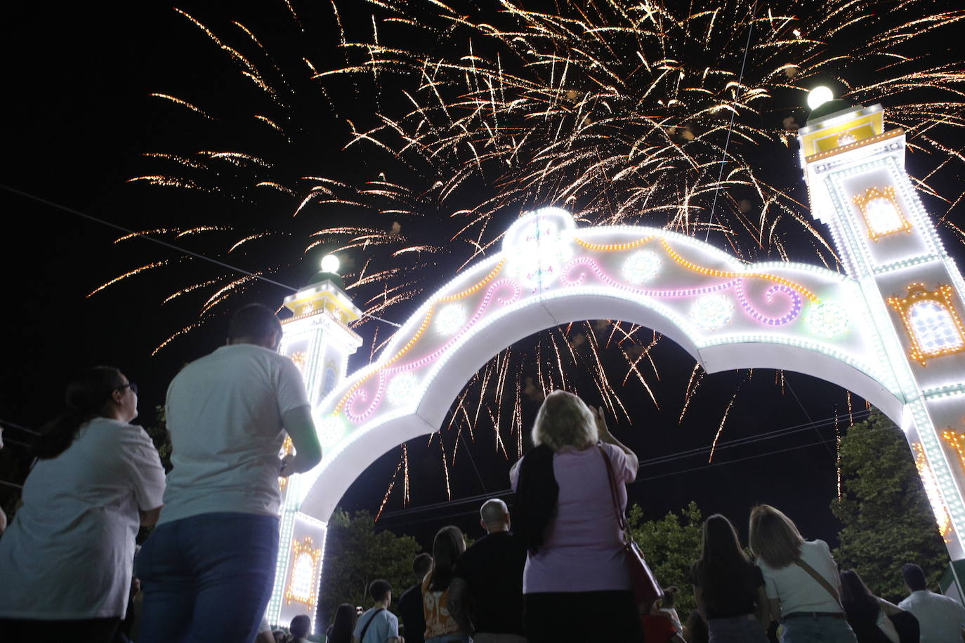 Las mejores imágenes del encendido de luces de la Feria de San Fernando