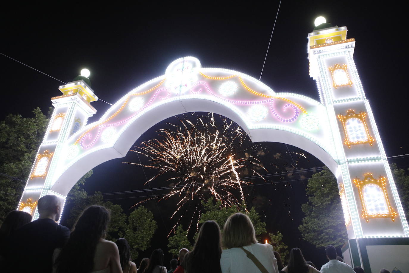 Las mejores imágenes del encendido de luces de la Feria de San Fernando