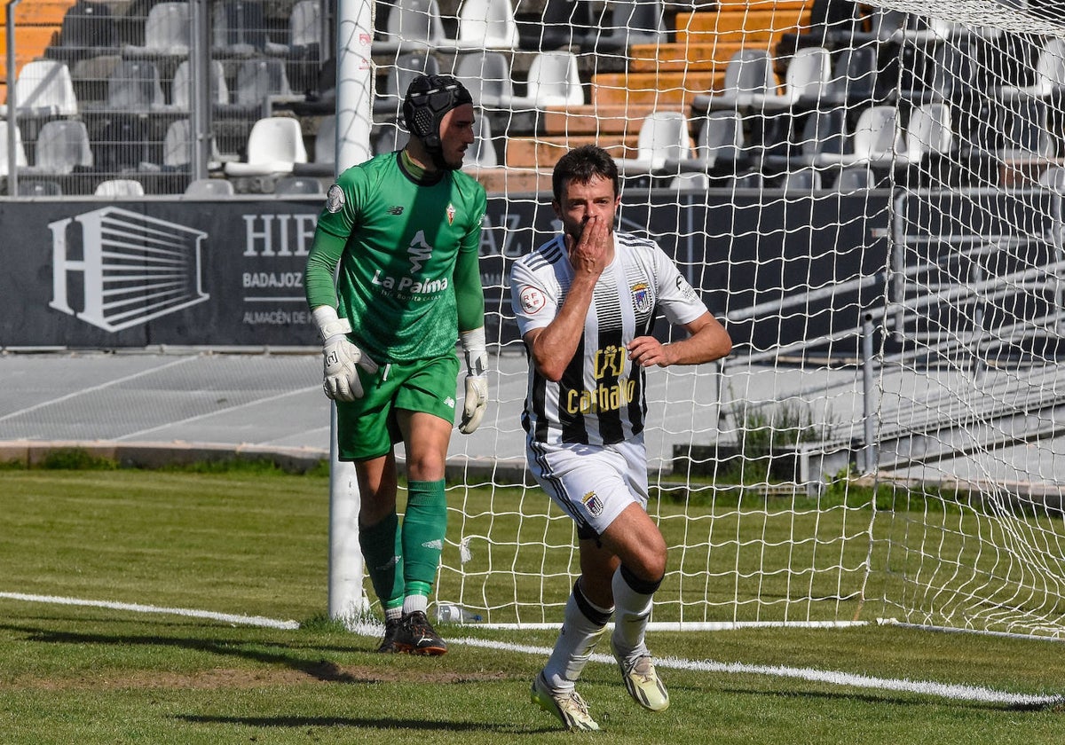 Samu Manchón ha sido el máximo goleador del Badajoz esta temporada con 5 goles.