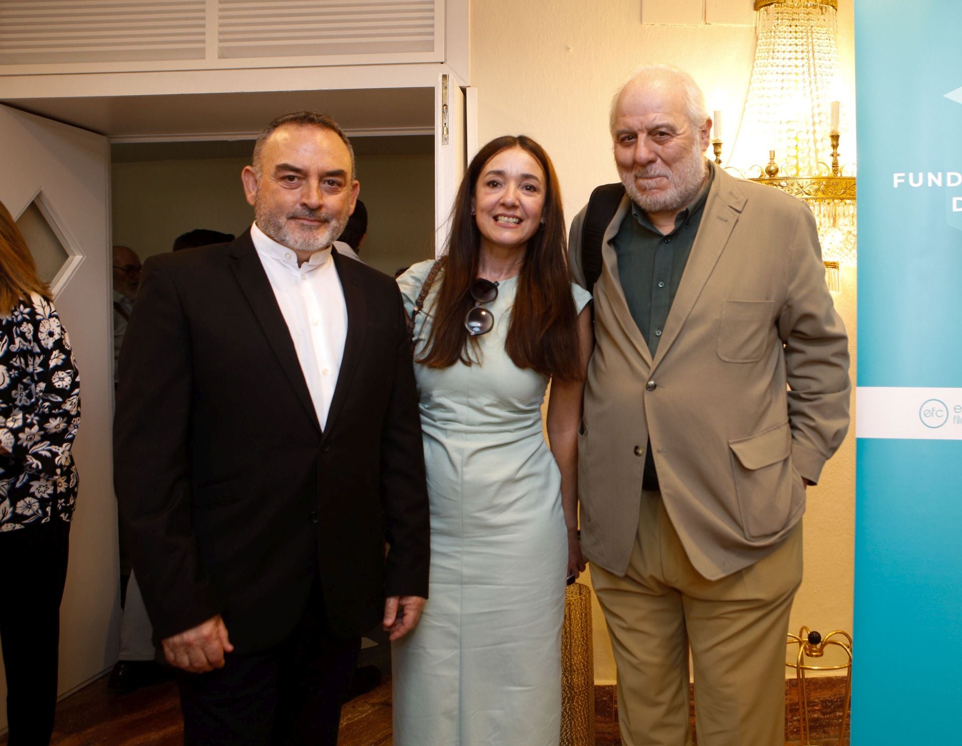 Presentación y coloquio sobre el documental 'Hispanoamérica, canto de vida y esperanza' con su autor, José Luis López-Linares, la catedrática de Historia Carmen Mena y el escritor Jesús Sánchez Adalid. 