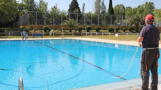 Todos los pueblos de Tentudía abren las piscinas públicas tras dos años de sequía