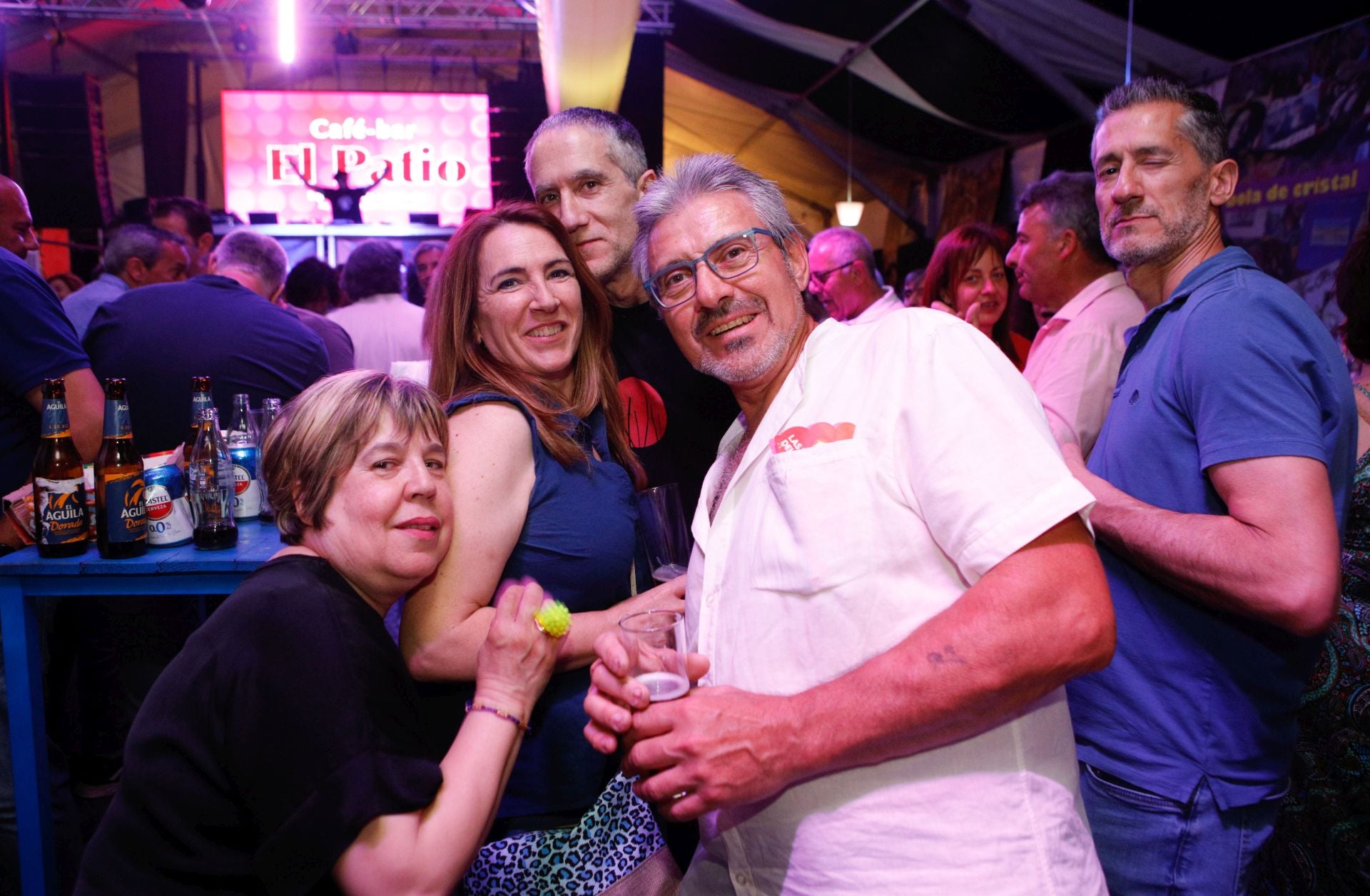 Fotos | Así disfrutan los cacereños del viernes noche en el ferial (II)