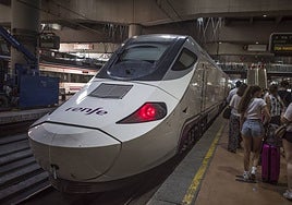 Tren Alvia en la estación de Atocha de Madrid en su estreno en julio de 2022.
