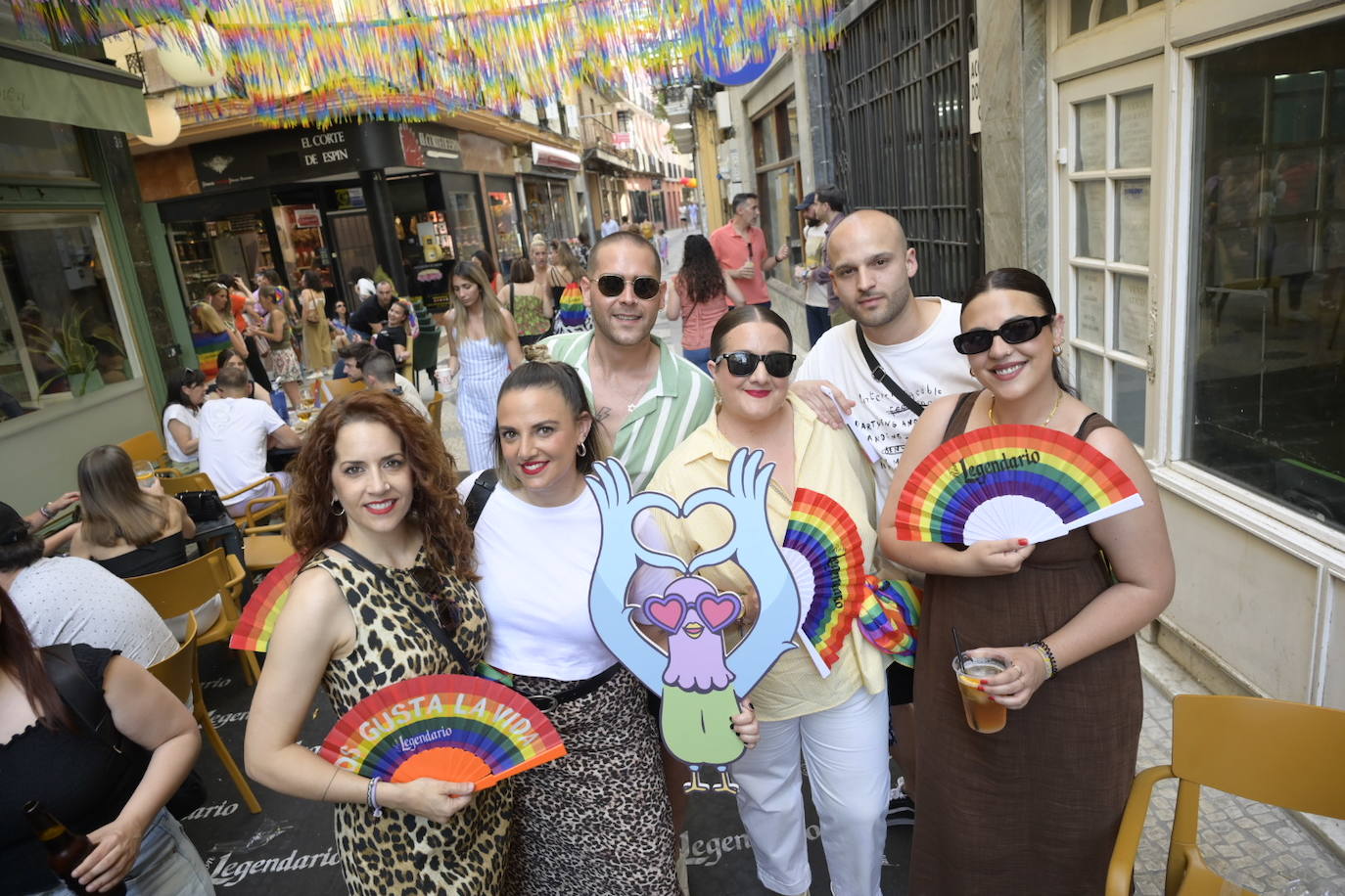 Las mejores fotos de la fiesta de Los Palomos en el centro de Badajoz