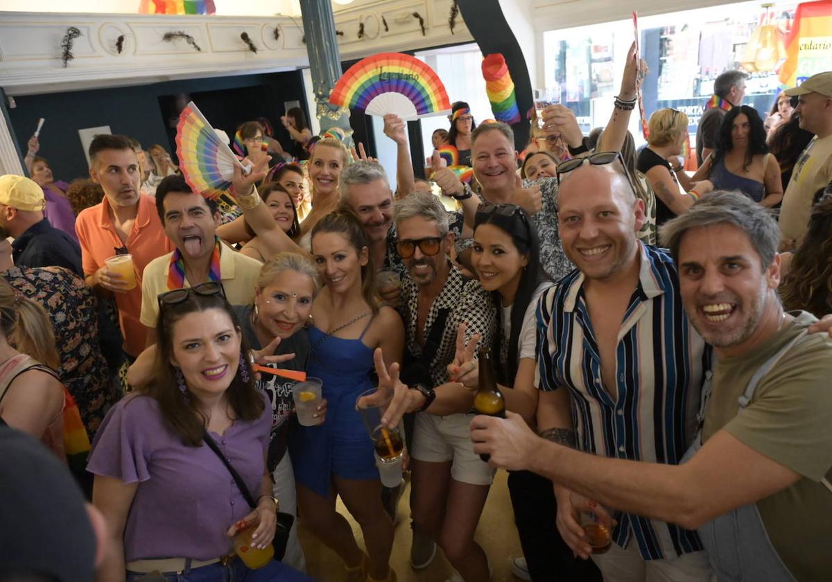 Las mejores fotos de la fiesta de Los Palomos en el centro de Badajoz