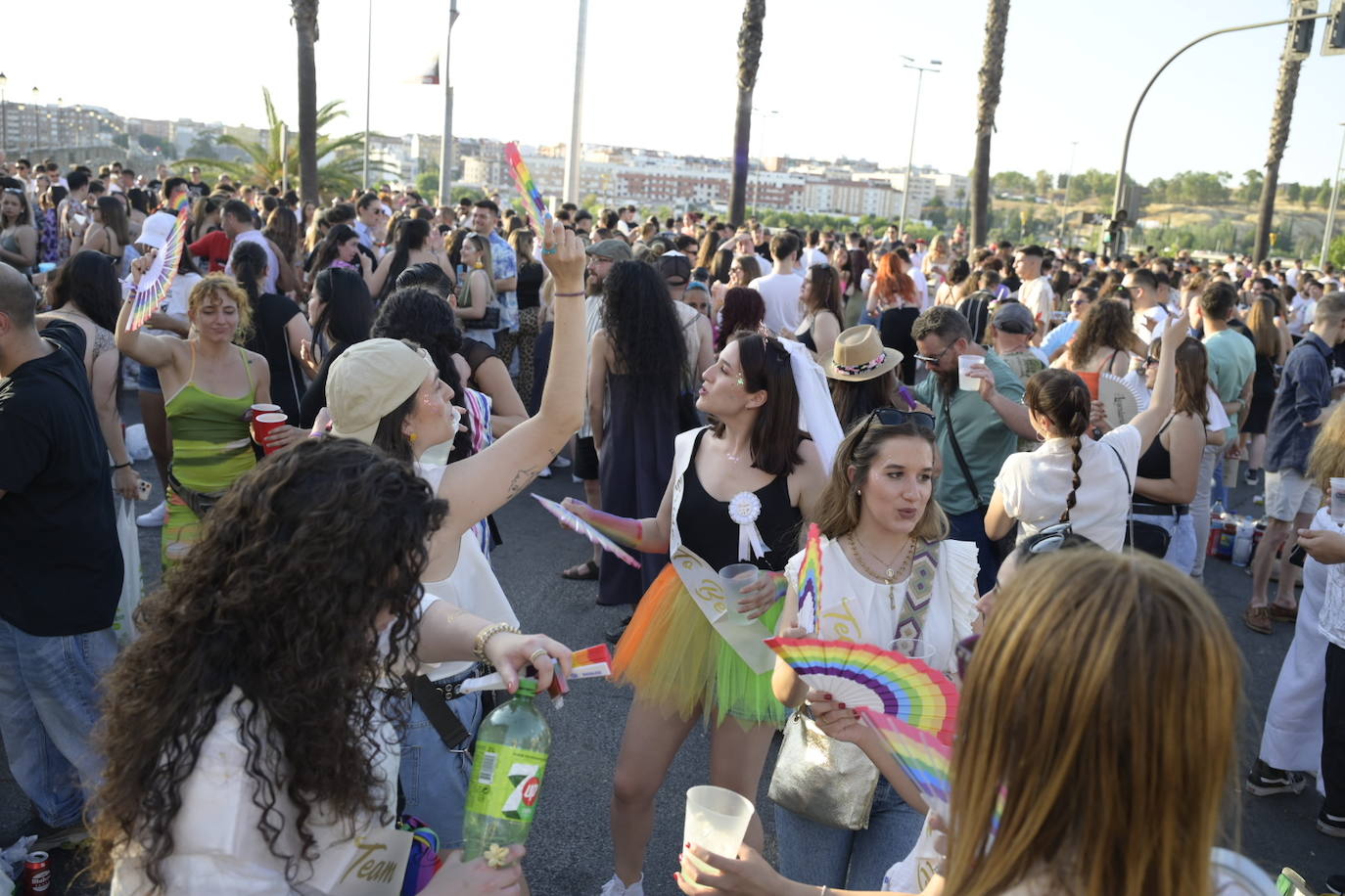 Las mejores fotos de la fiesta de Los Palomos en el Paseo Fluvial de Badajoz