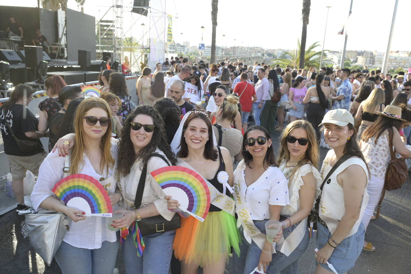 Las mejores fotos de la fiesta de Los Palomos en el Paseo Fluvial de Badajoz