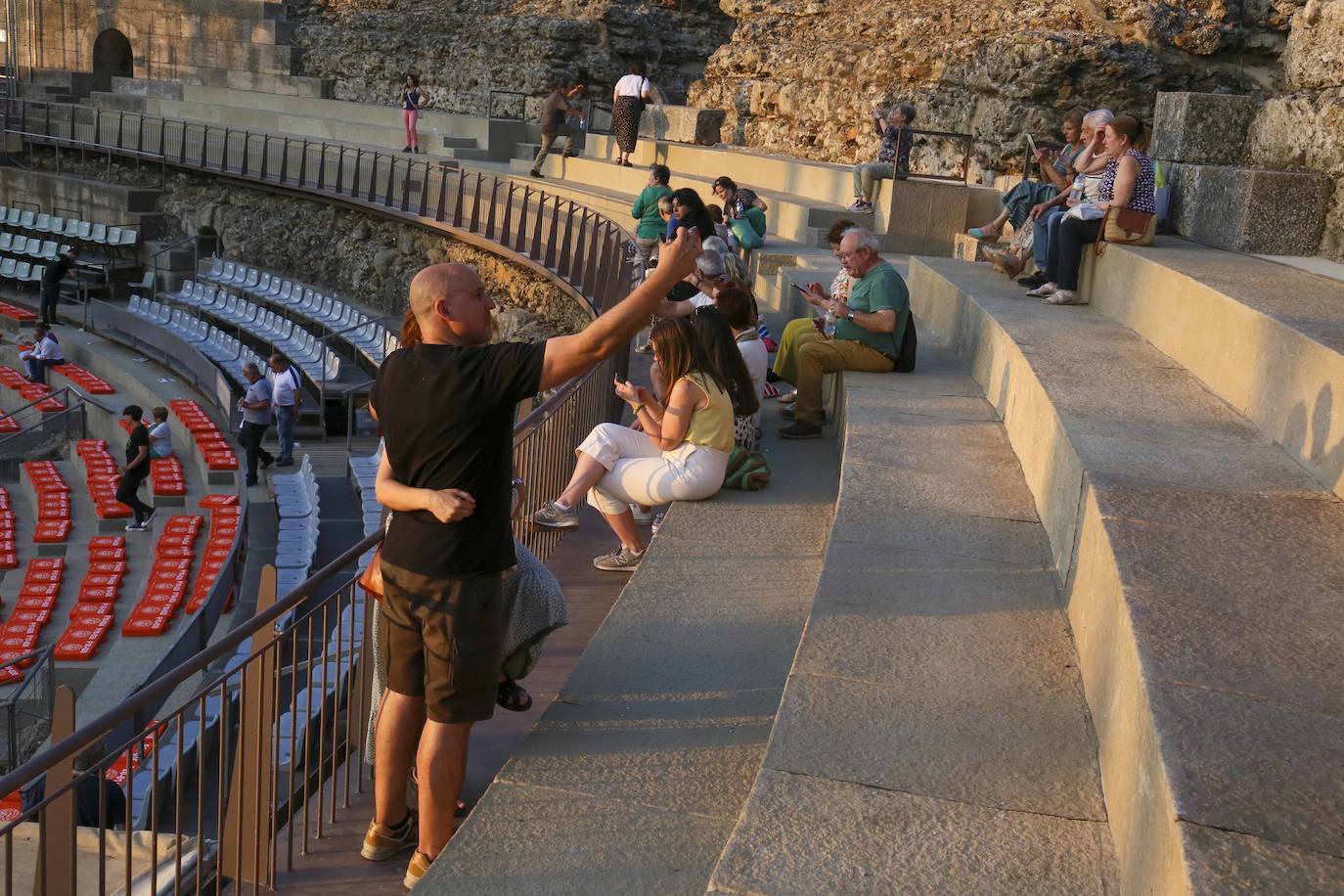 Las mejores imágenes del concierto de Raphael en Mérida