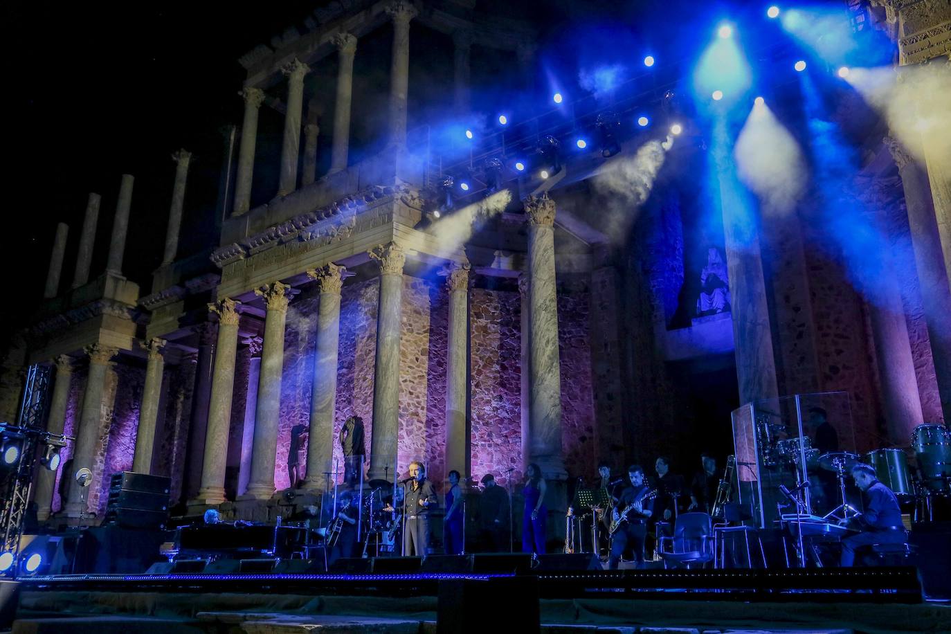 Las mejores imágenes del concierto de Raphael en Mérida (II)