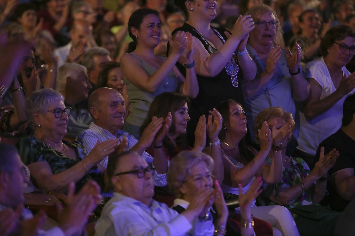 Las mejores imágenes del concierto de Raphael en Mérida (II)
