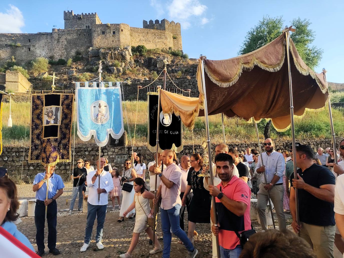 Procesión del Corpus por la Villa Adentro