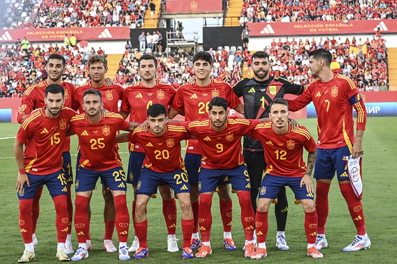 Imágenes del partido entre España y Andorra en Badajoz (I)