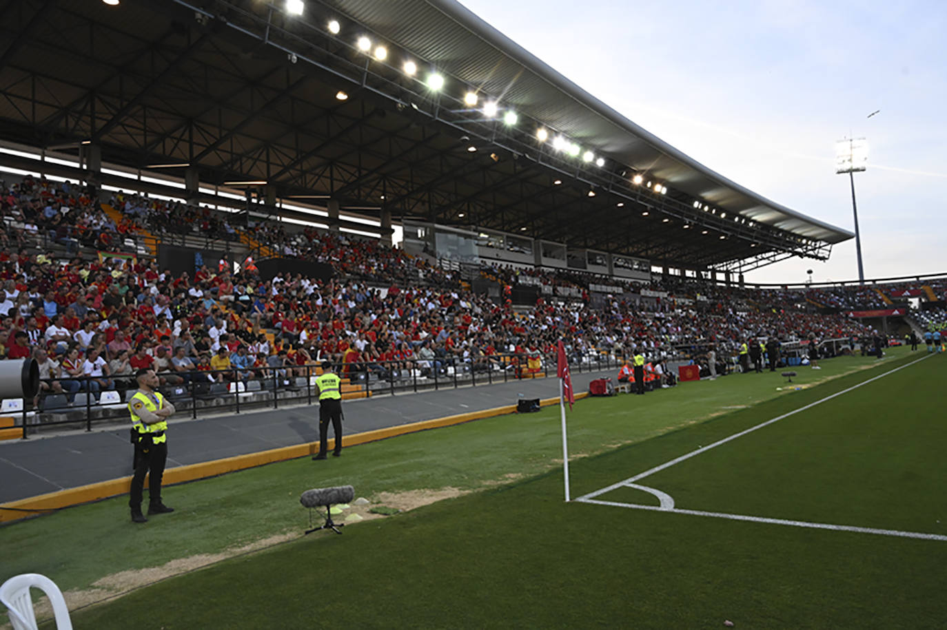 Imágenes del partido entre España y Andorra en Badajoz (II)