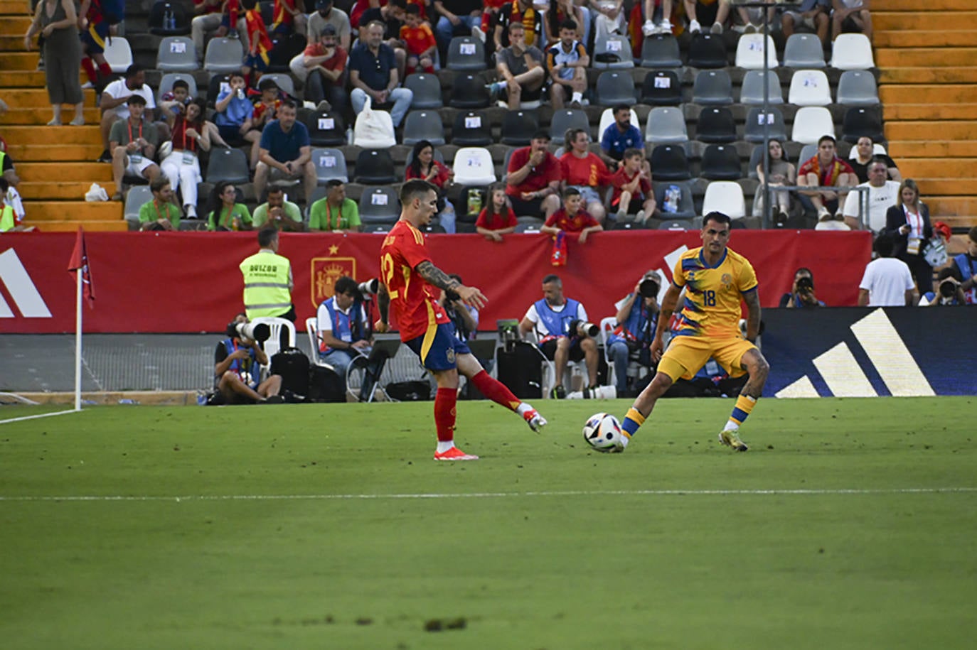 Imágenes del partido entre España y Andorra en Badajoz (II)