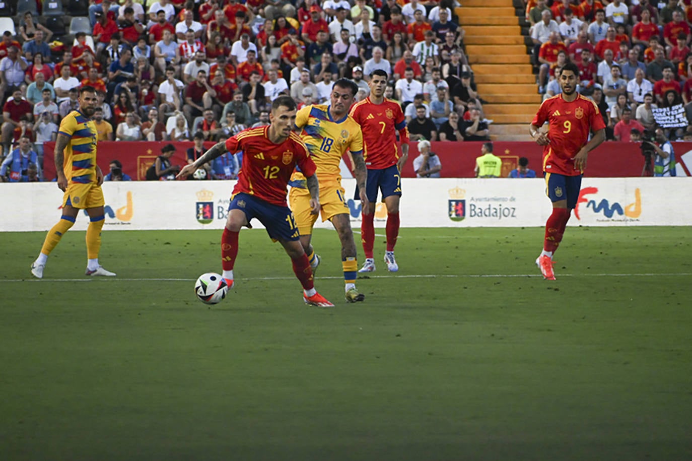 Imágenes del partido entre España y Andorra en Badajoz (II)