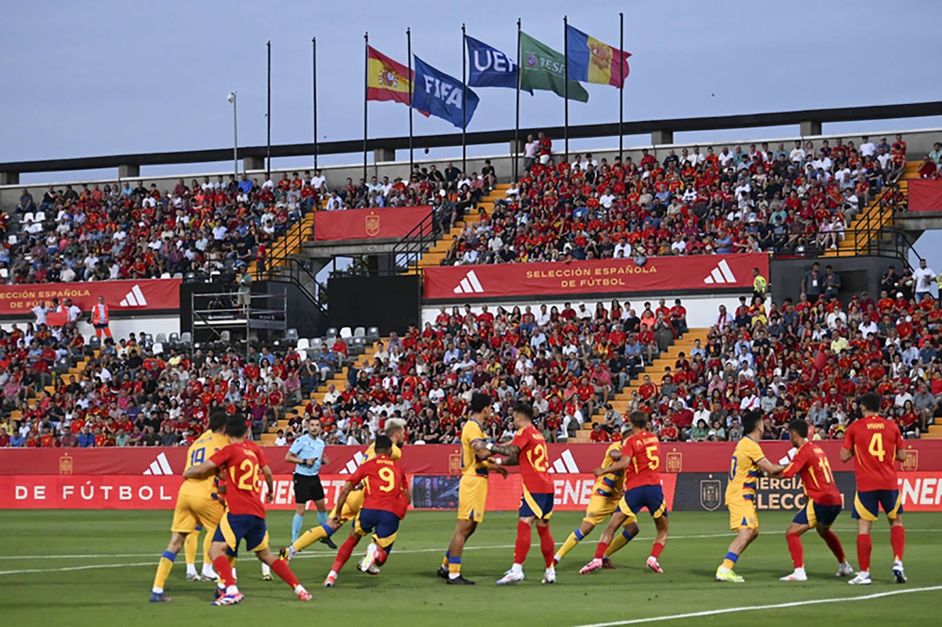 Imágenes del partido entre España y Andorra en Badajoz (II)