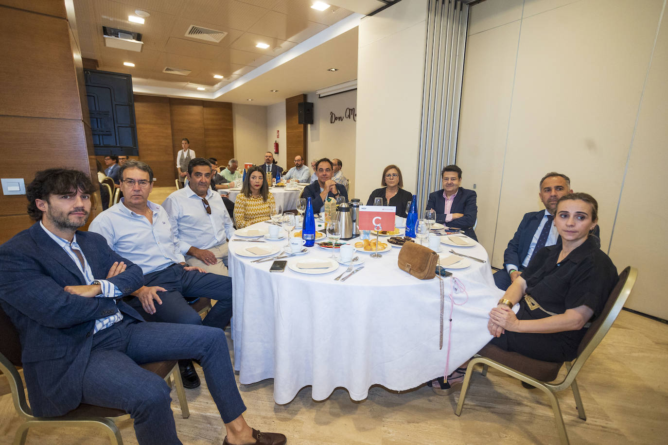 Francisco Muñoz, Raúl Borrero, José Raja, Inmaculada Martín, Alfonso Cobalea, María José Cristo, Bernardo Ruiz, Antonio Perello y Monserrat Gutiérrez.