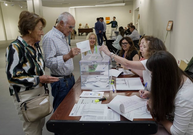 Nuevo colegio electoral en el Centro Cívico de Santa Marina.