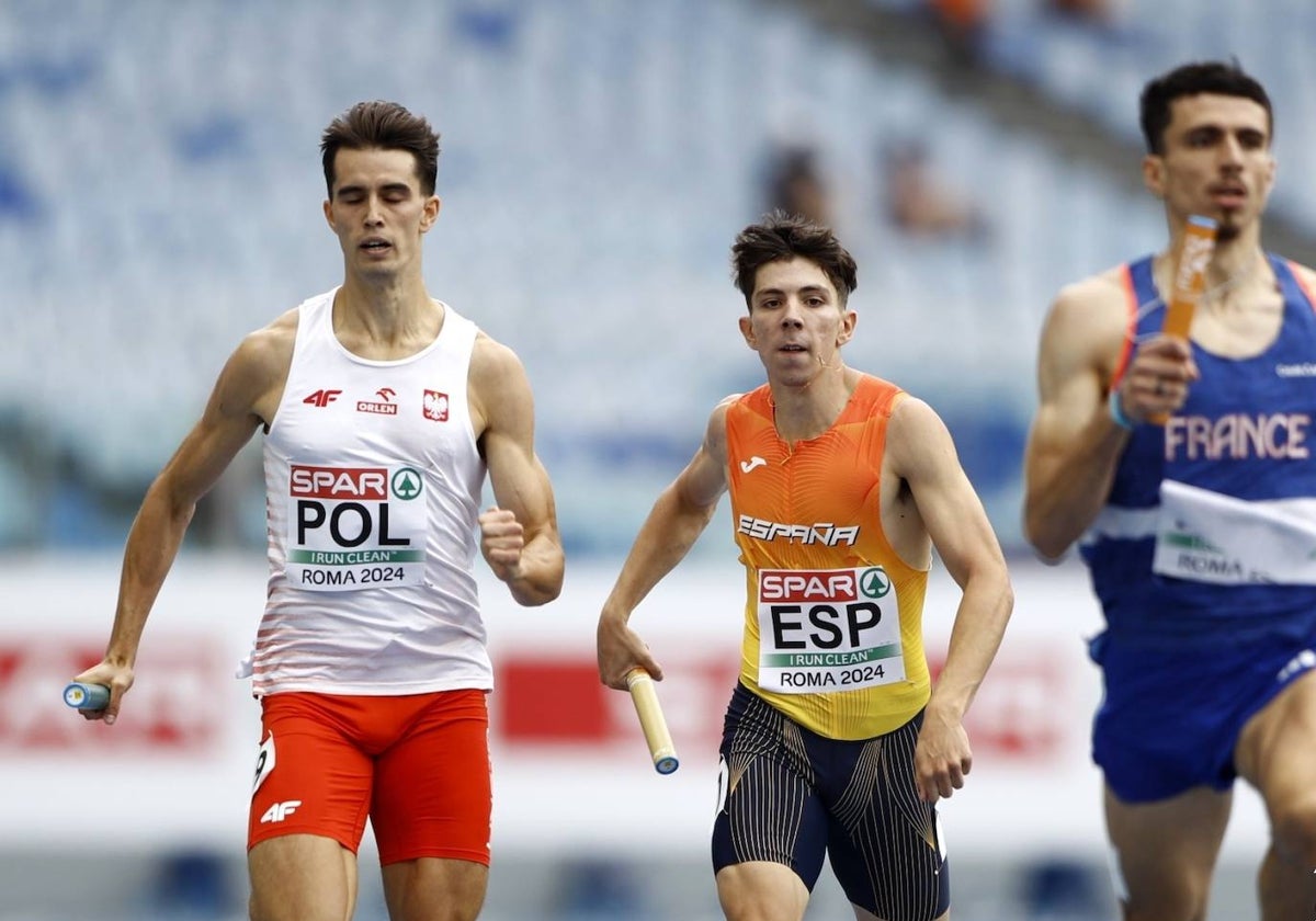 David García Zurita durante la prueba del relevo 4x400 en el Europeo de Roma.