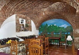 Comedor rústico de La Posada en Aldea del Cano.