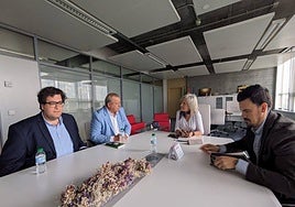 Bazaga y Amaro reciben a Pedro y Alberto Pecero.