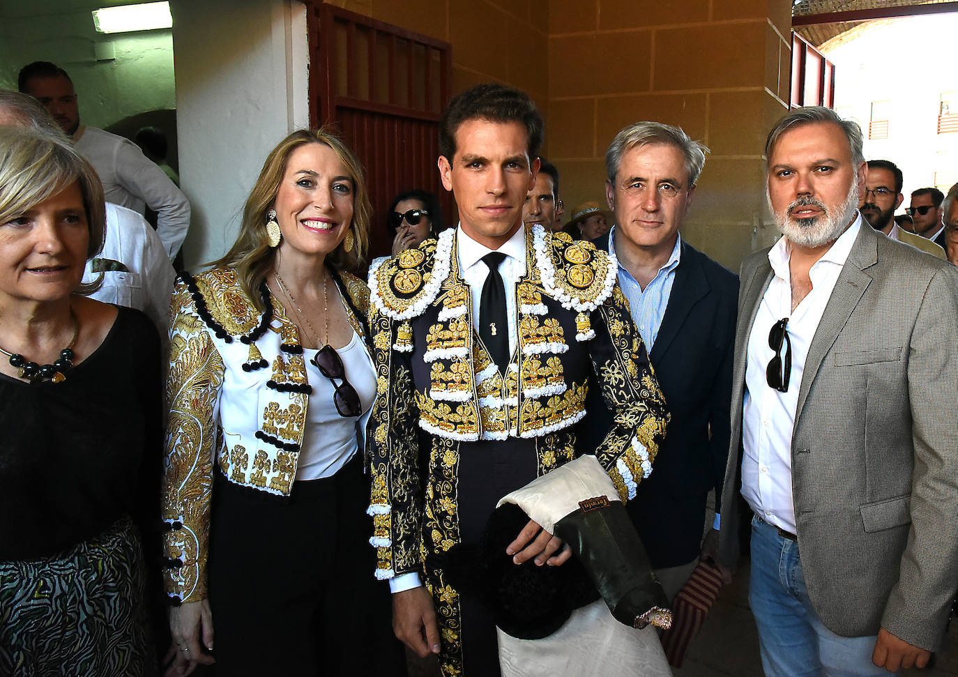 Ginés Marín, triunfador. Guardiola y Pizarro 'apadrinaron' el éxito del torero pacense.