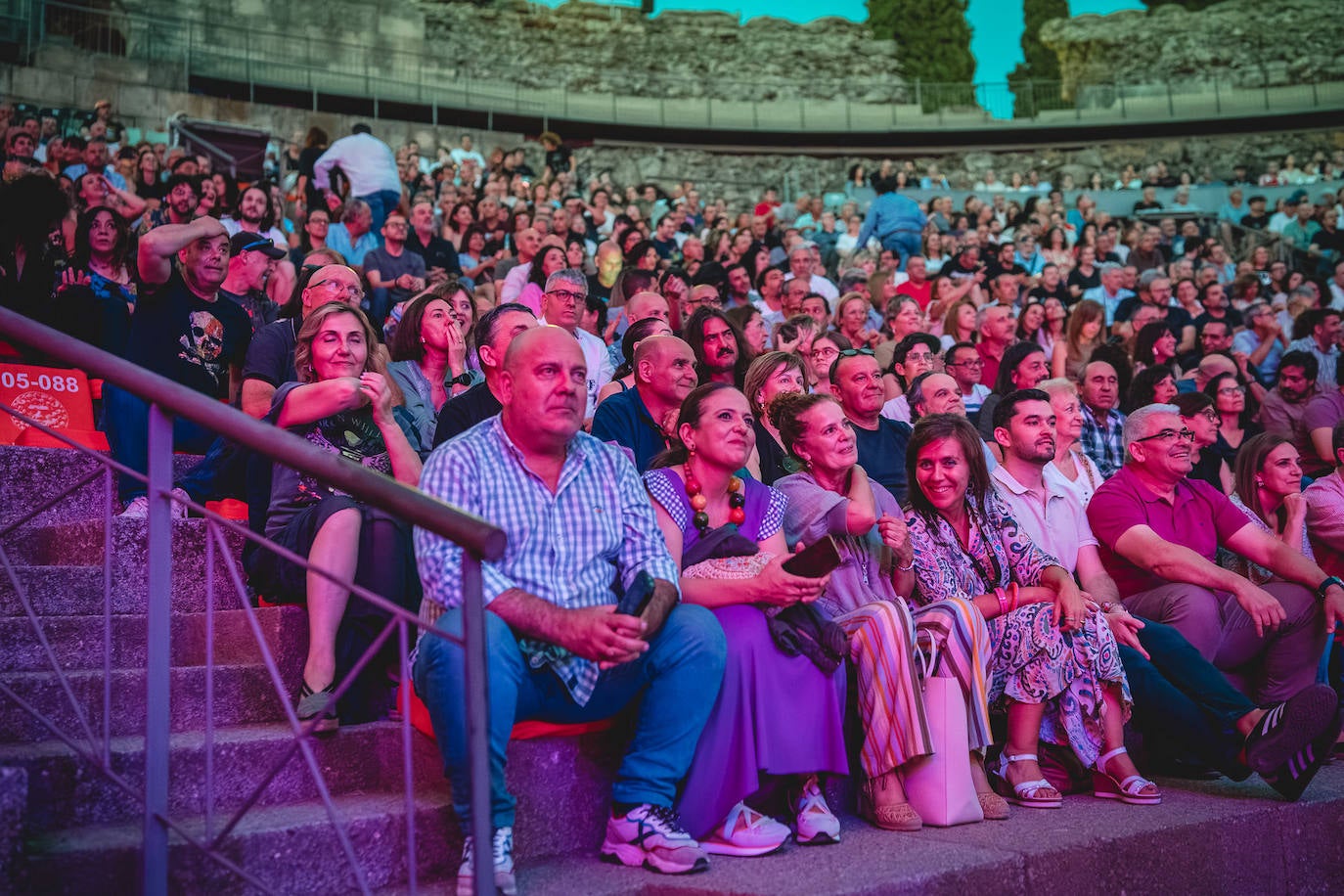 Las mejores imágenes del concierto de Status Quo en el Teatro Romano de Mérida