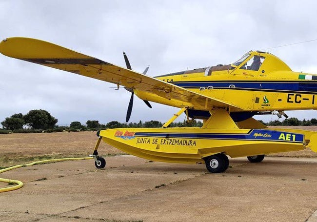 Avión anfibio de capacidad media.