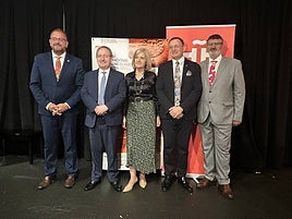 La consejera Bazaga junto al alcalde Osuna en el evento