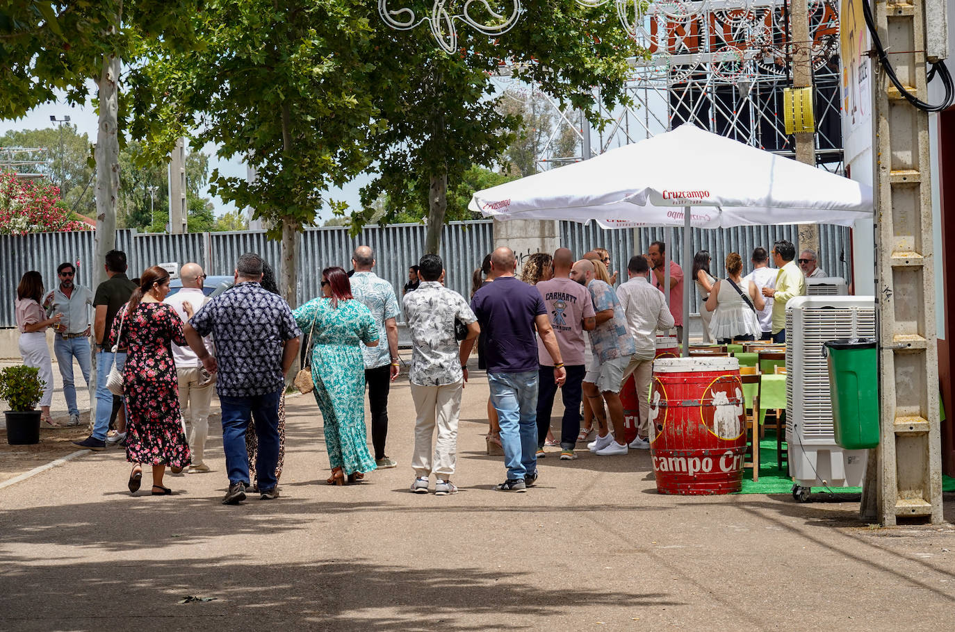 Las casetas llenas en el sábado de feria