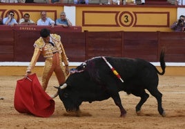 Derechazo de Emilio de Justo a Volador, segundo de la tarde.