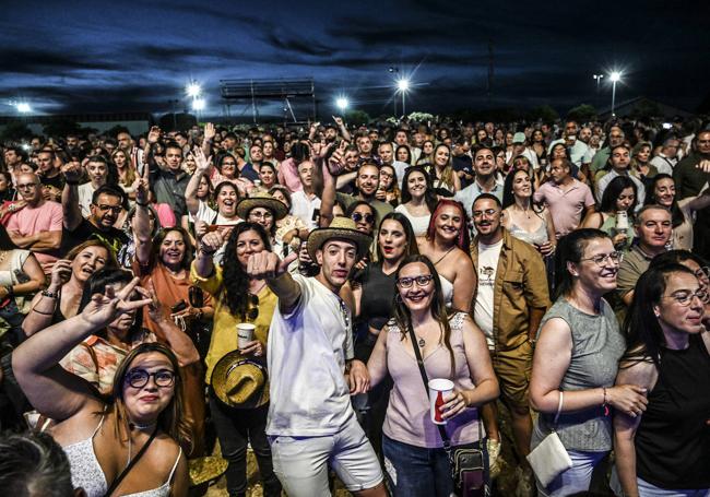 Público en el concierto de Camela.