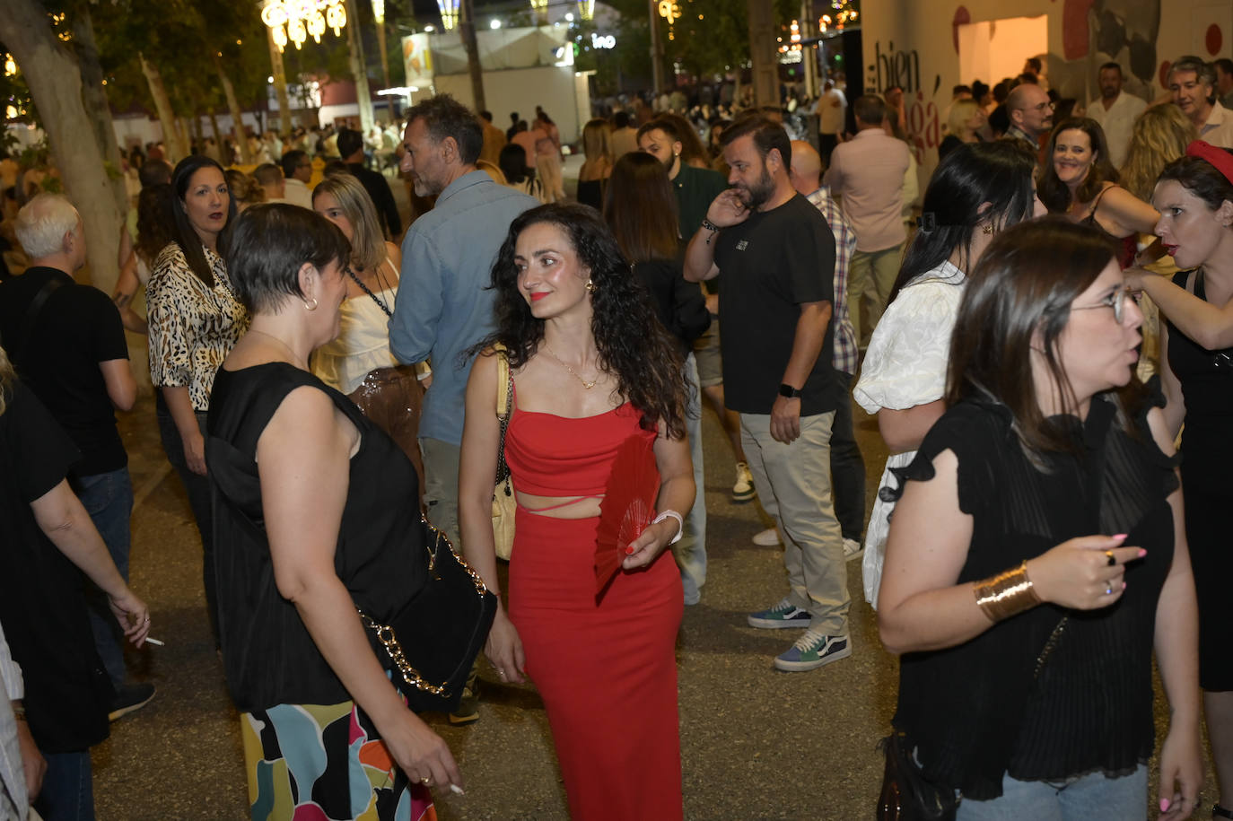 Fiesta en las casetas durante la noche del sábado