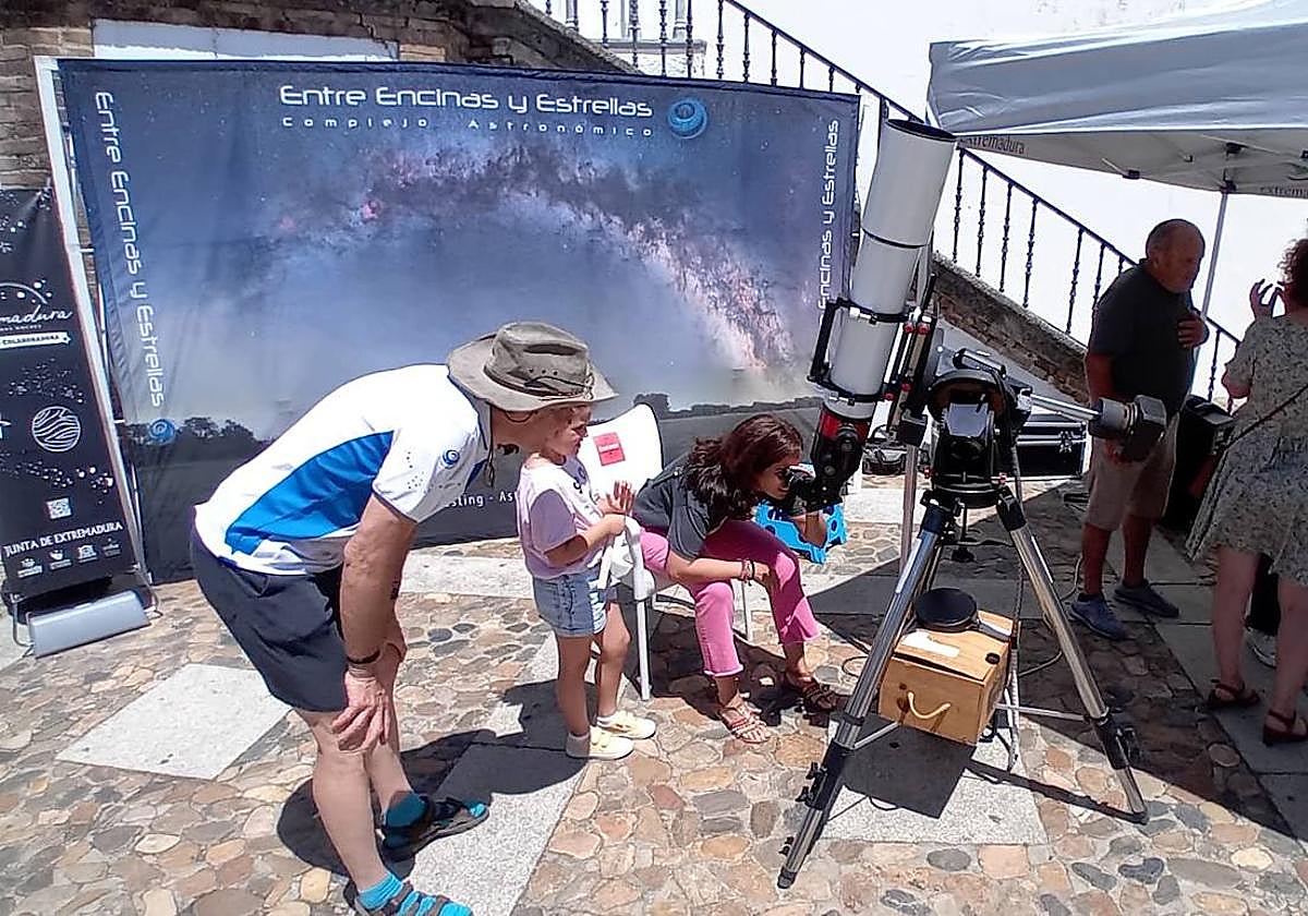 José Luis Quiñones, quien recibió hace poco la medalla del mérito civil, estuvo presente durante la jornada.