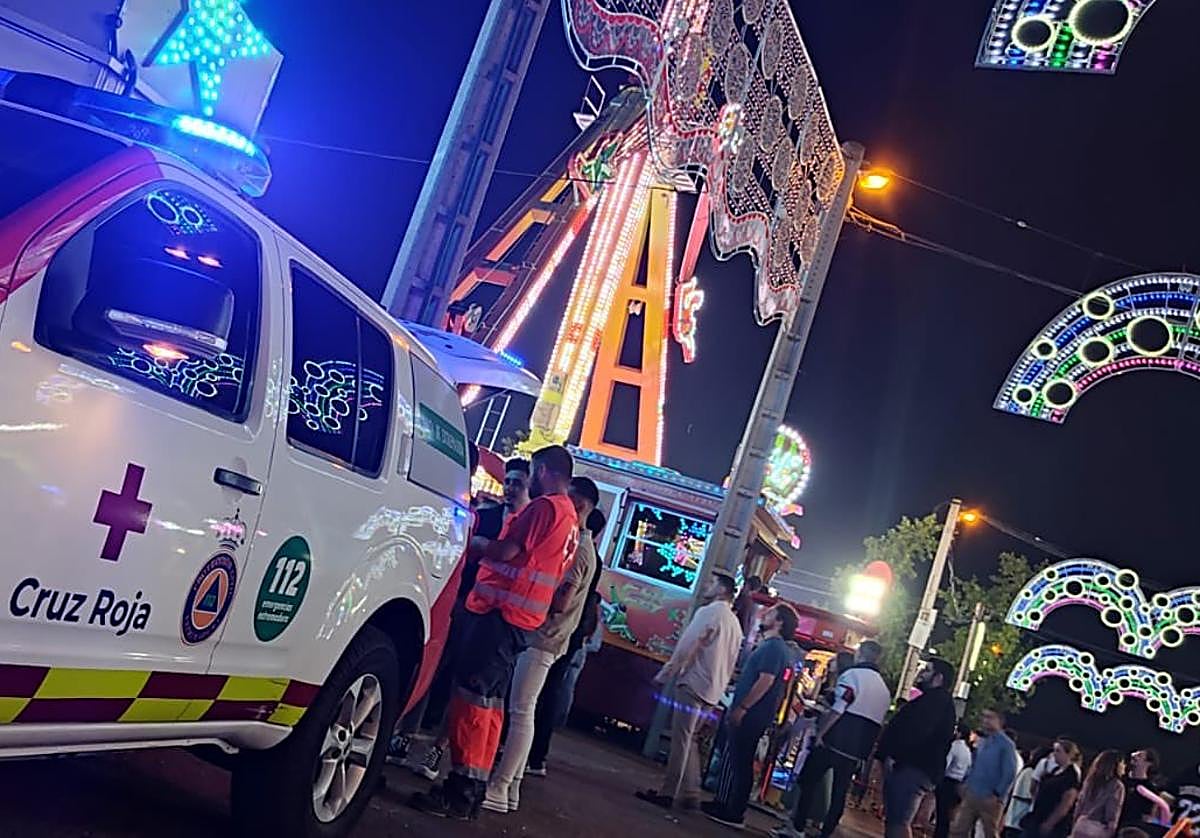 Voluntarios de Cruz Roja en el ferial de Caya.