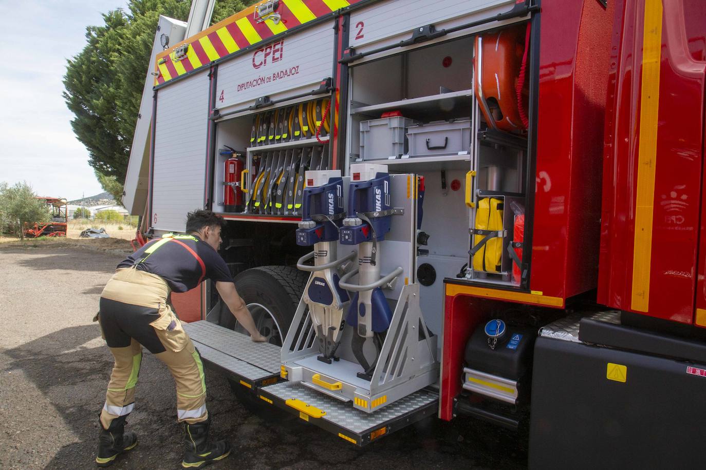 Así son los cuatro nuevos camiones que estrena el Consorcio de Bomberos de la Diputación de Badajoz