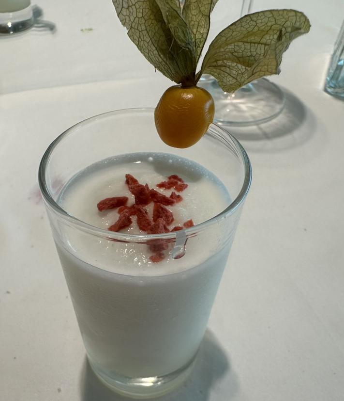 Imagen secundaria 2 - Bacalao, lomo de cierva y sorbete de limón.