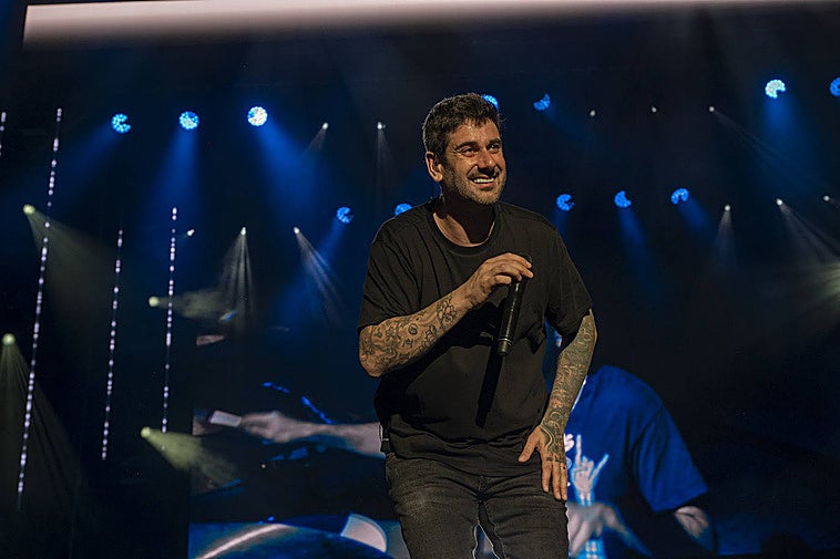 Melendi anoche en el concierto de su gira '20 años sin noticias'